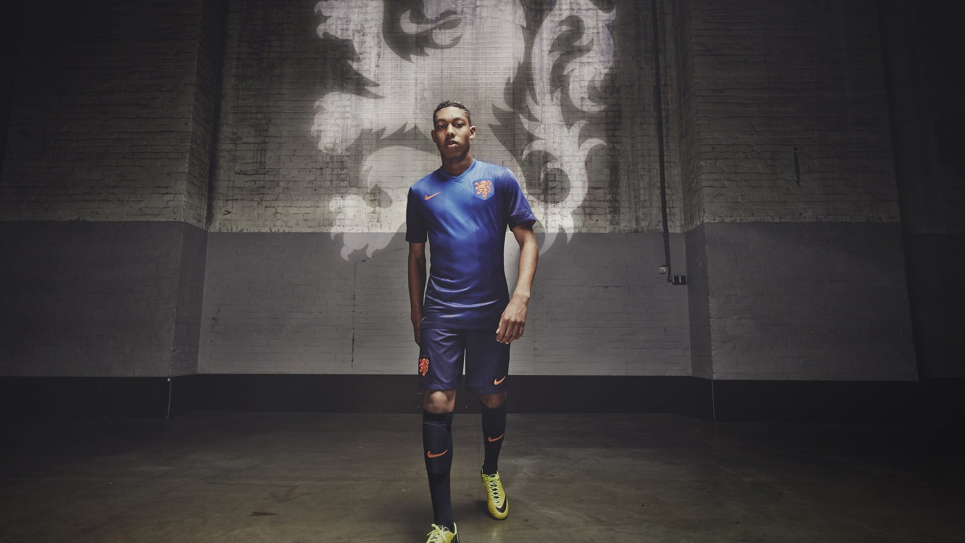 信心十足,女足比赛团队战胜对手精神凝聚力,女足拼搏