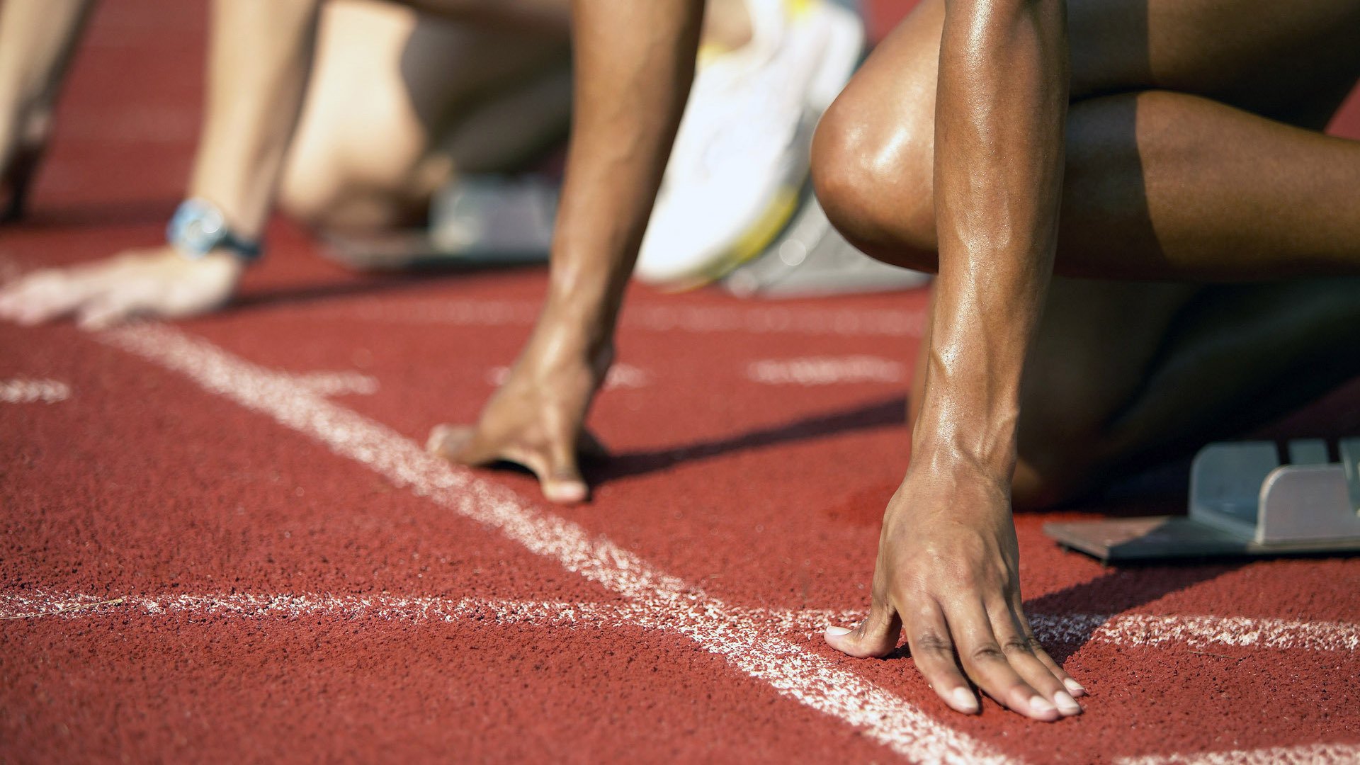 日本队多次打破对方防线，日本队失误